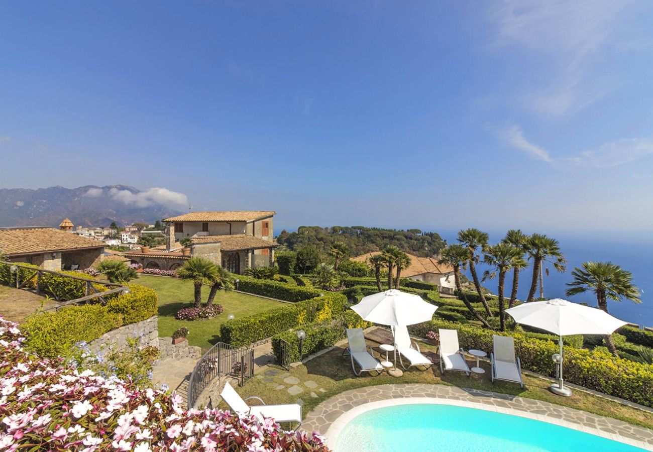 House in Scala - Villa  Great views on the sea and pool!