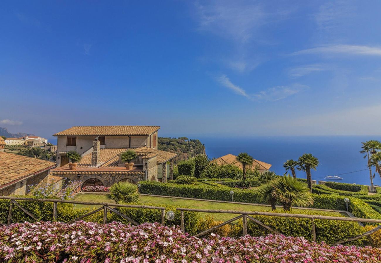 House in Scala - Villa  Great views on the sea and pool!