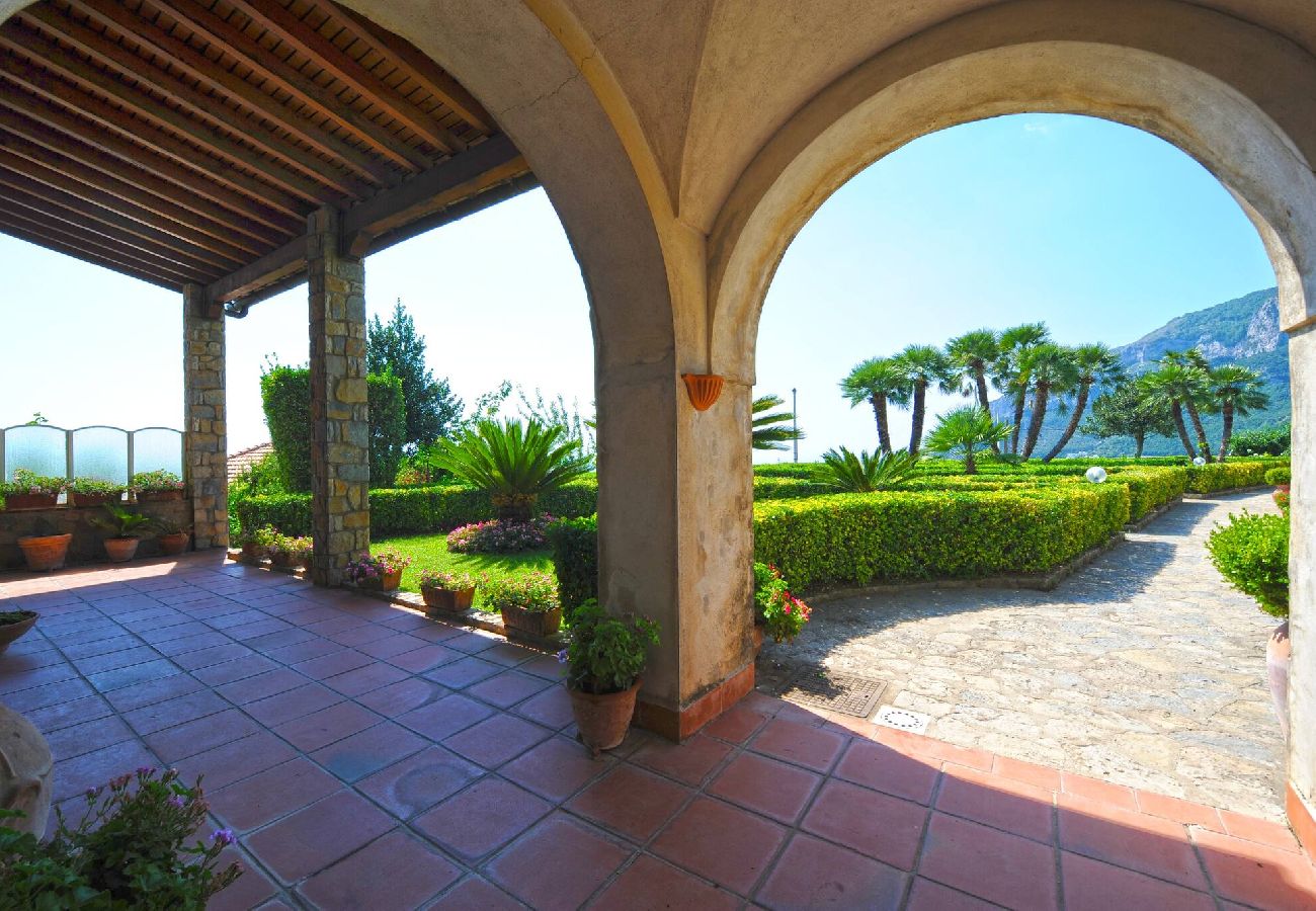 House in Scala - Villa  Great views on the sea and pool!