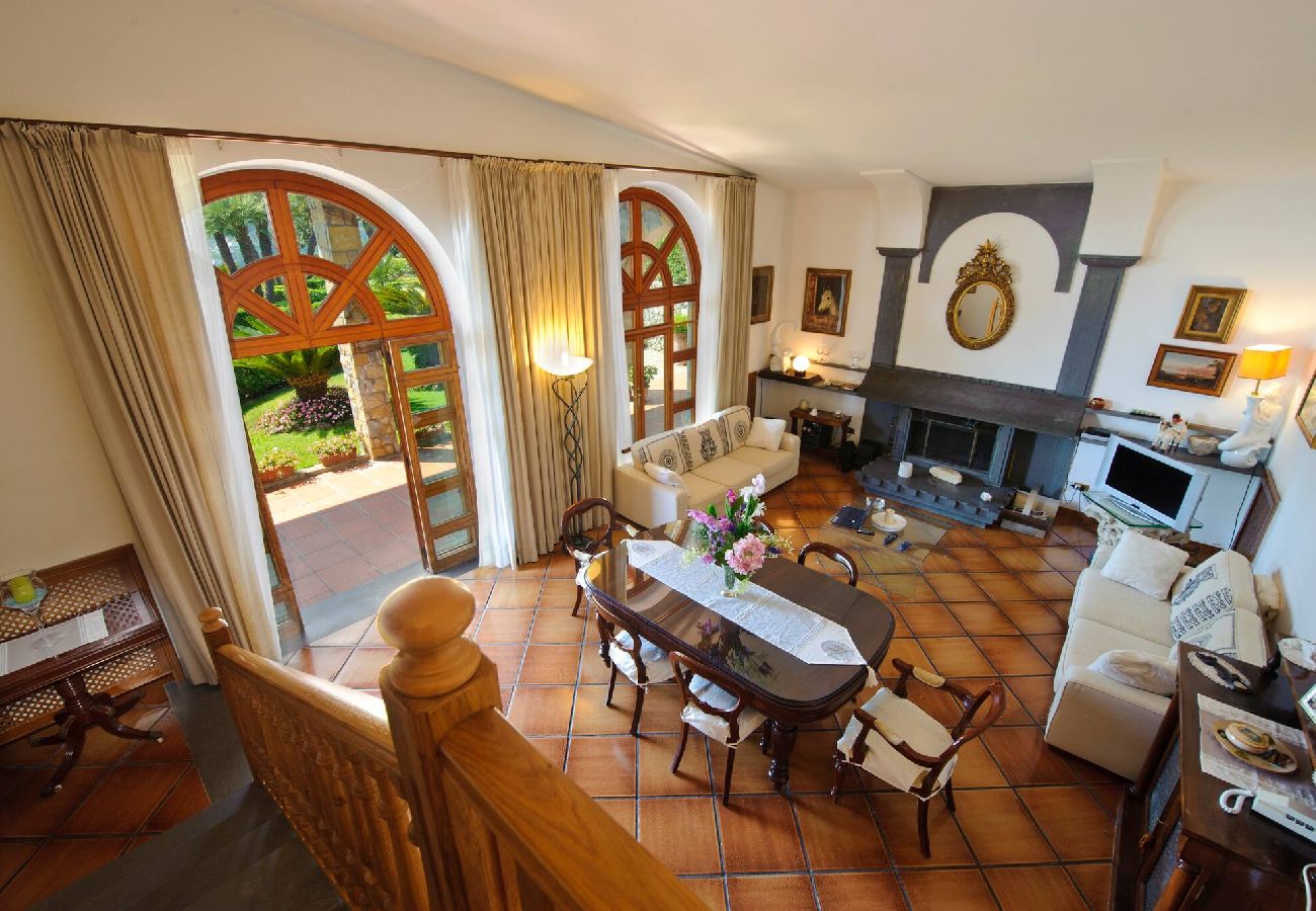 House in Scala - Villa  Great views on the sea and pool!