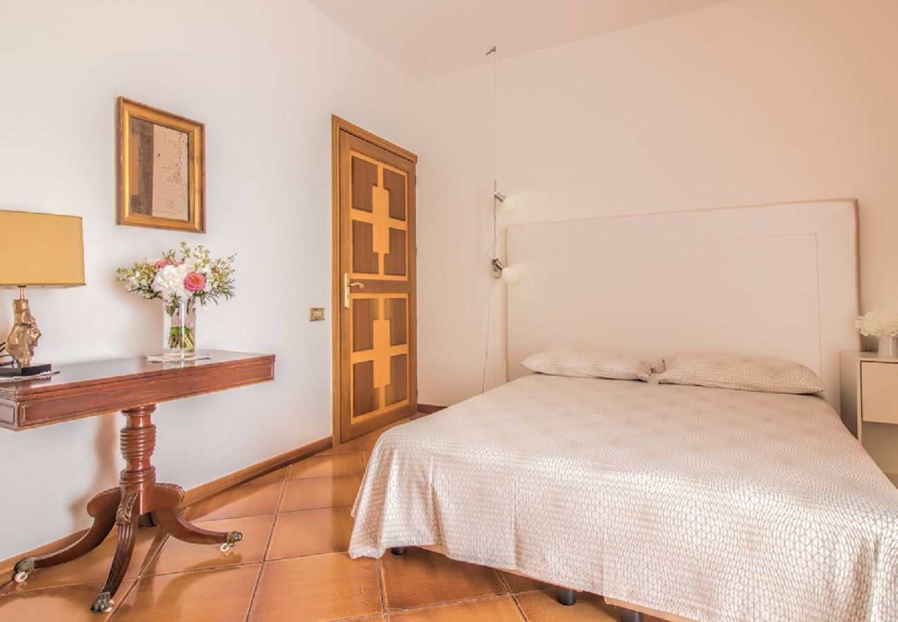 House in Scala - Villa  Great views on the sea and pool!