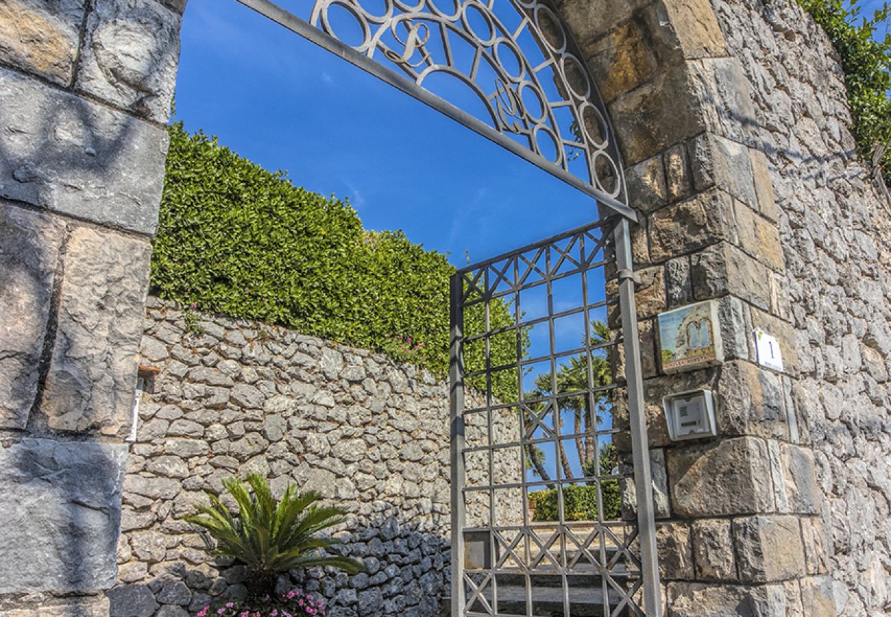 House in Scala - Villa  Great views on the sea and pool!