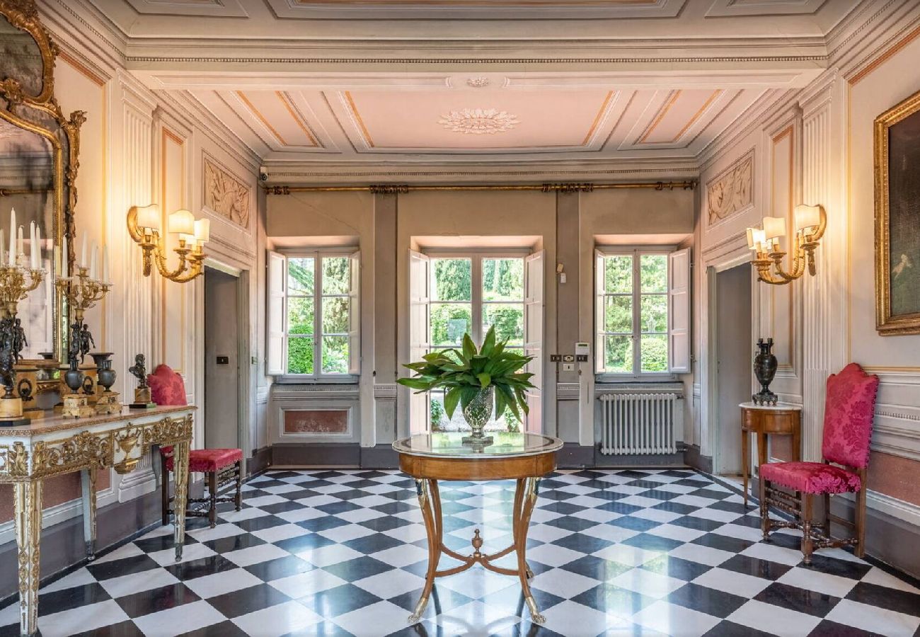 Villa in Lucca - Historical Villa Daniela in the countryside