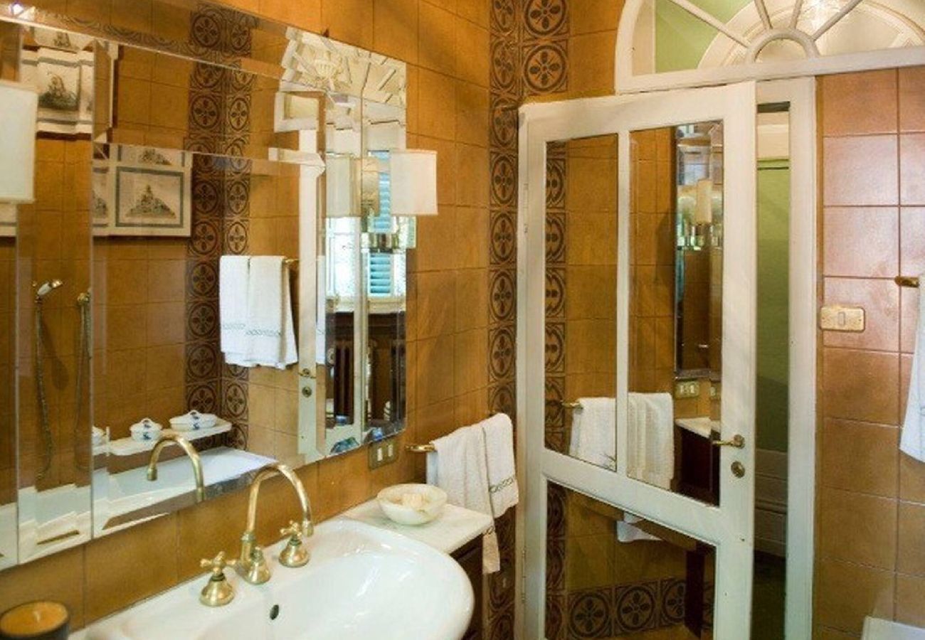 Villa in Lucca - Historical Villa Daniela in the countryside