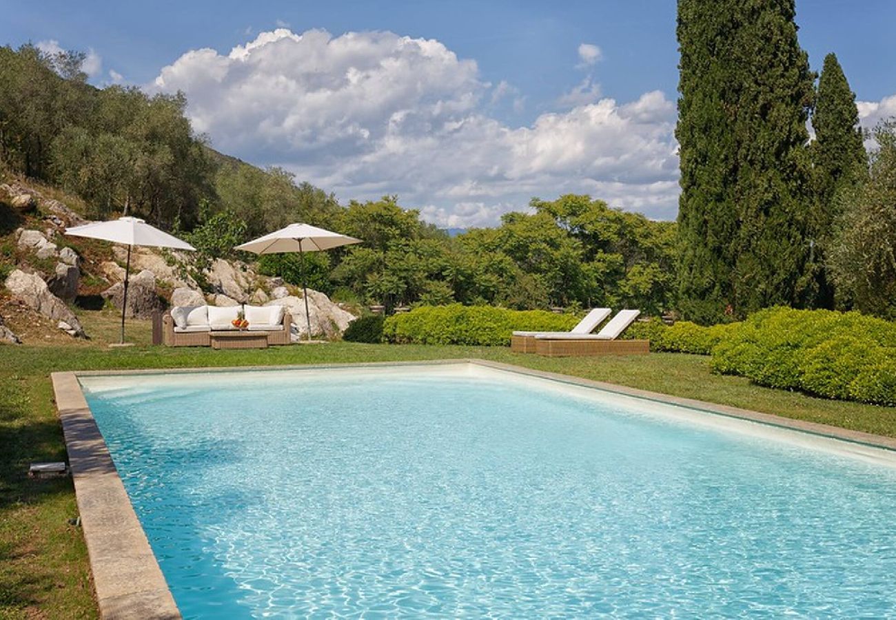 Villa in Lucca - Historical Villa Daniela in the countryside