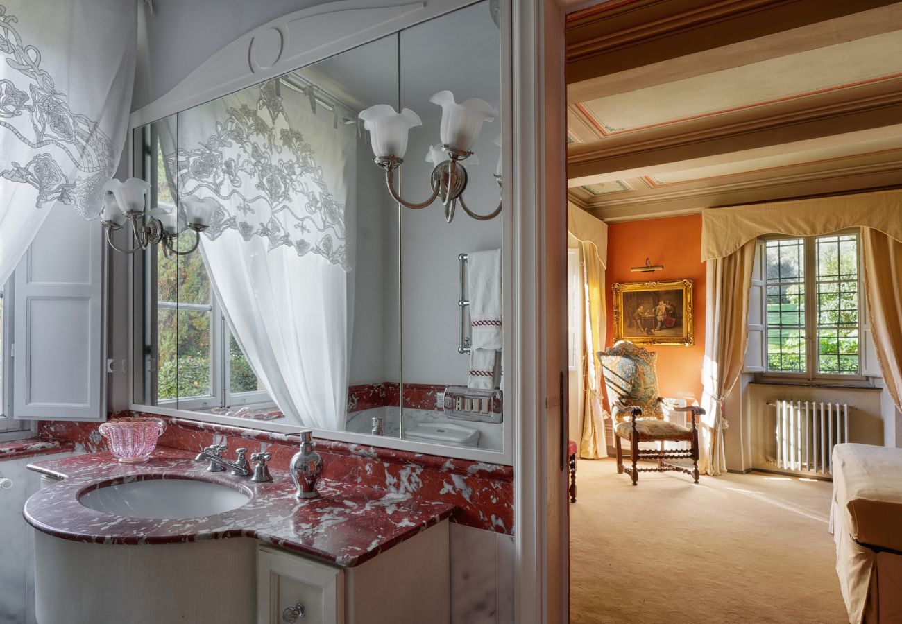 Villa in Lucca - Historical Villa Daniela in the countryside