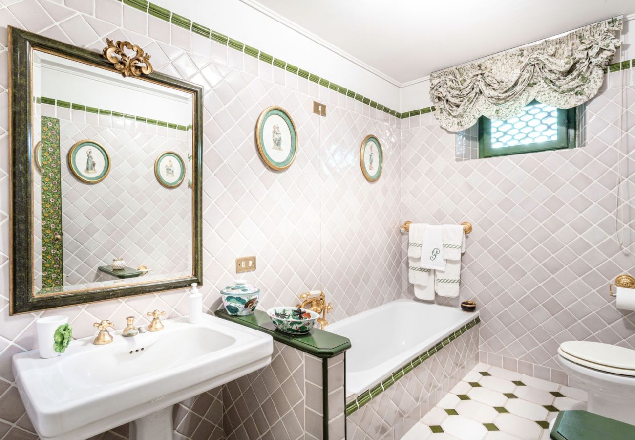 Villa in Lucca - Historical Villa Daniela in the countryside