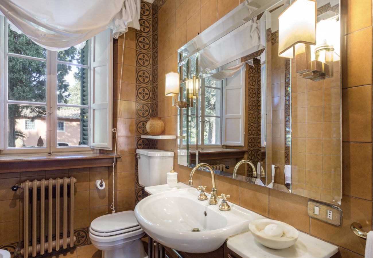 Villa in Lucca - Historical Villa Daniela in the countryside