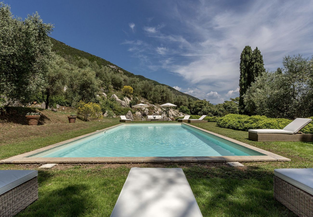Villa in Lucca - Historical Villa Daniela in the countryside