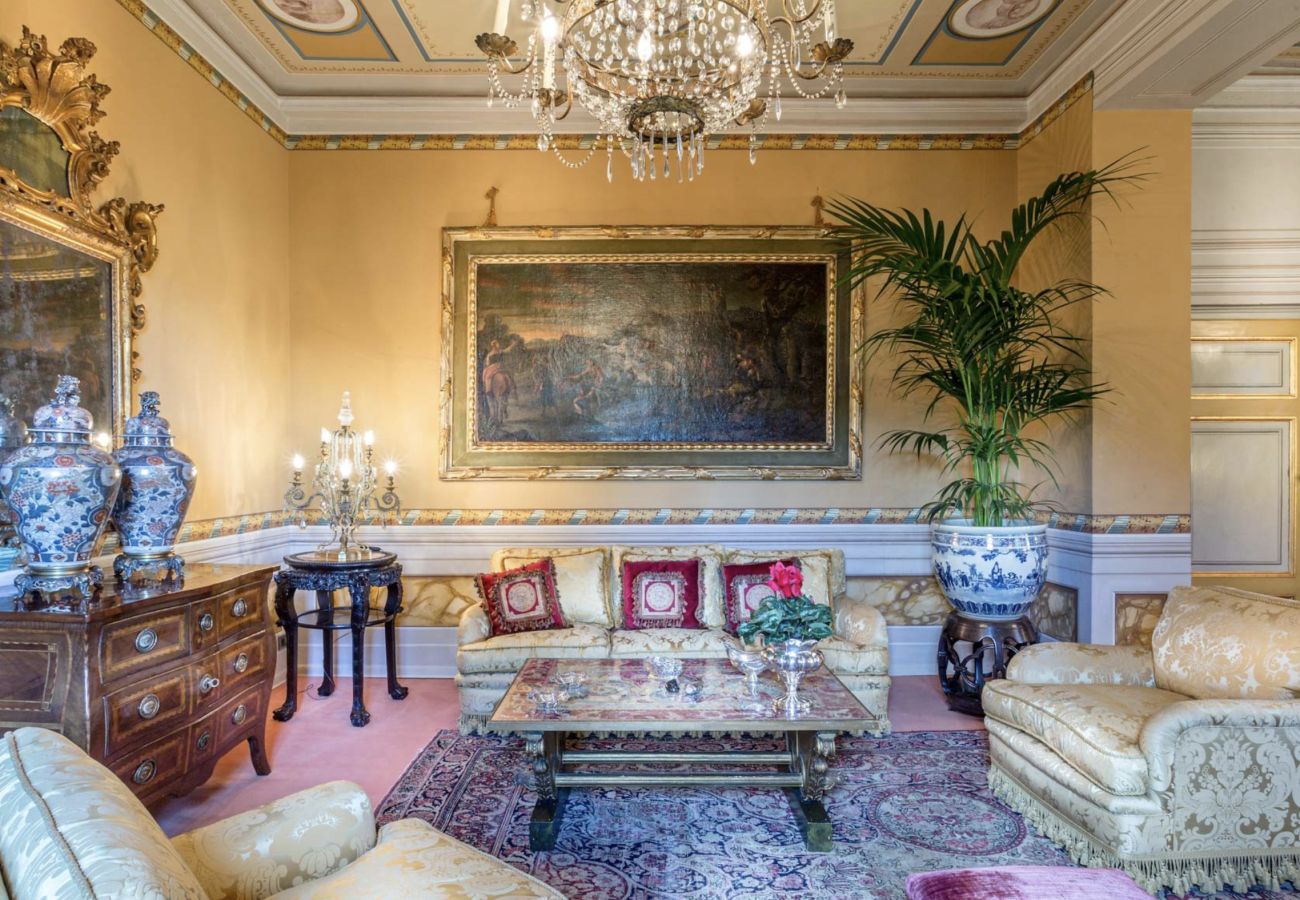 Villa in Lucca - Historical Villa Daniela in the countryside