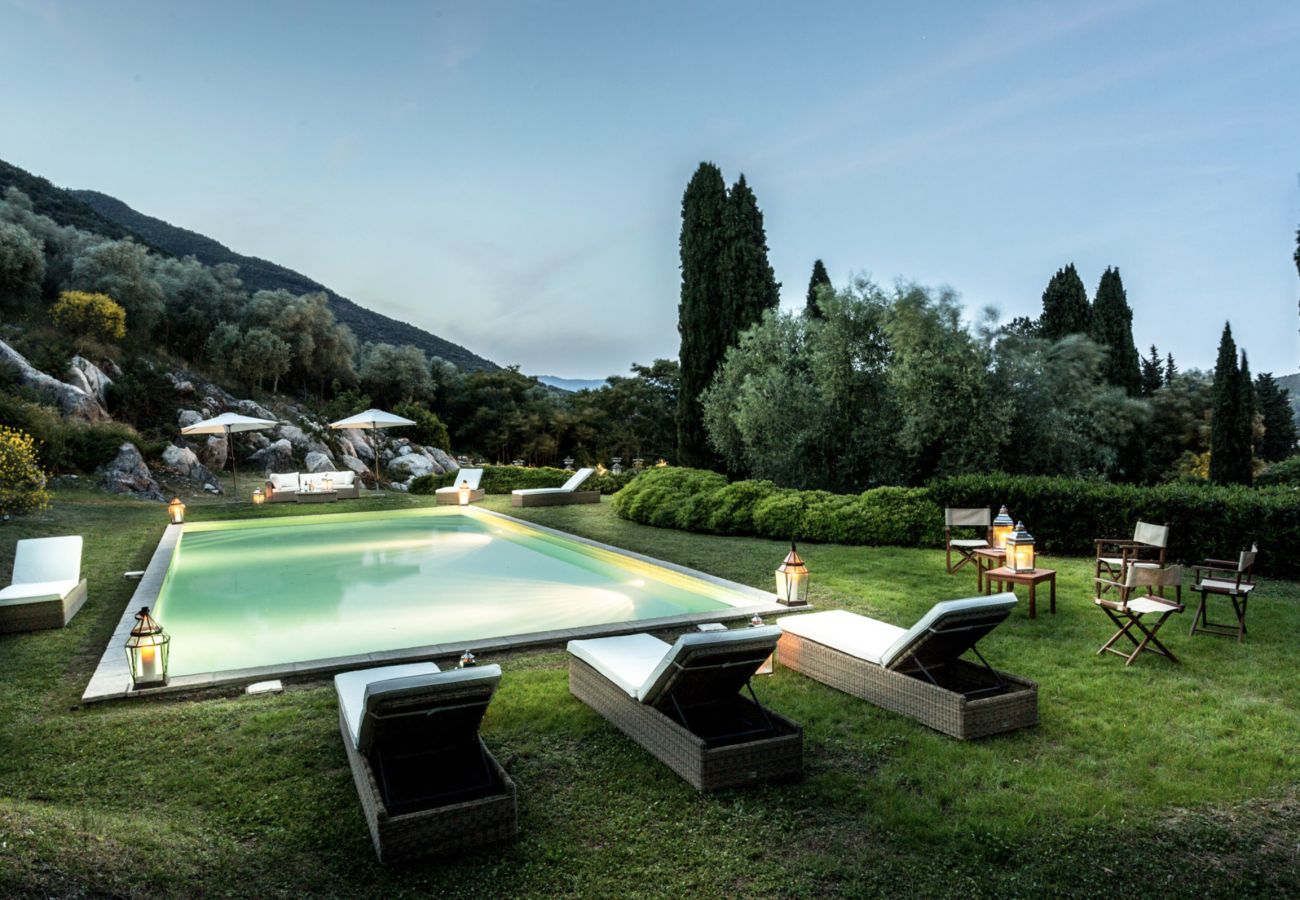 Villa in Lucca - Historical Villa Daniela in the countryside