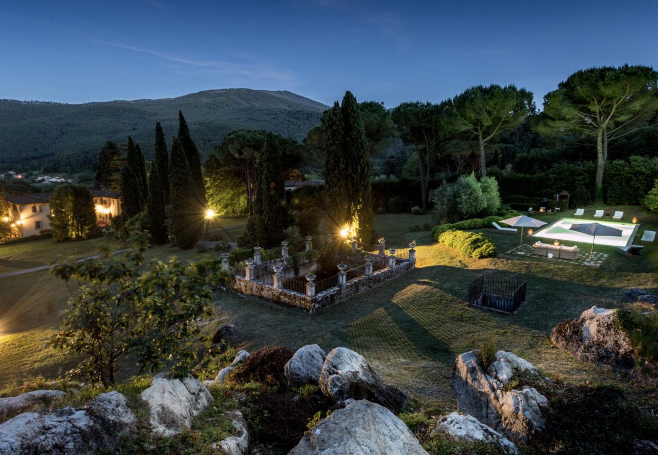 Villa in Lucca - Historical Villa Daniela in the countryside