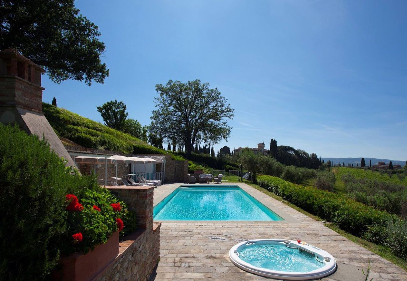 Villa in Tavarnelle Val di Pesa - Villa Tavernella with pool and spa