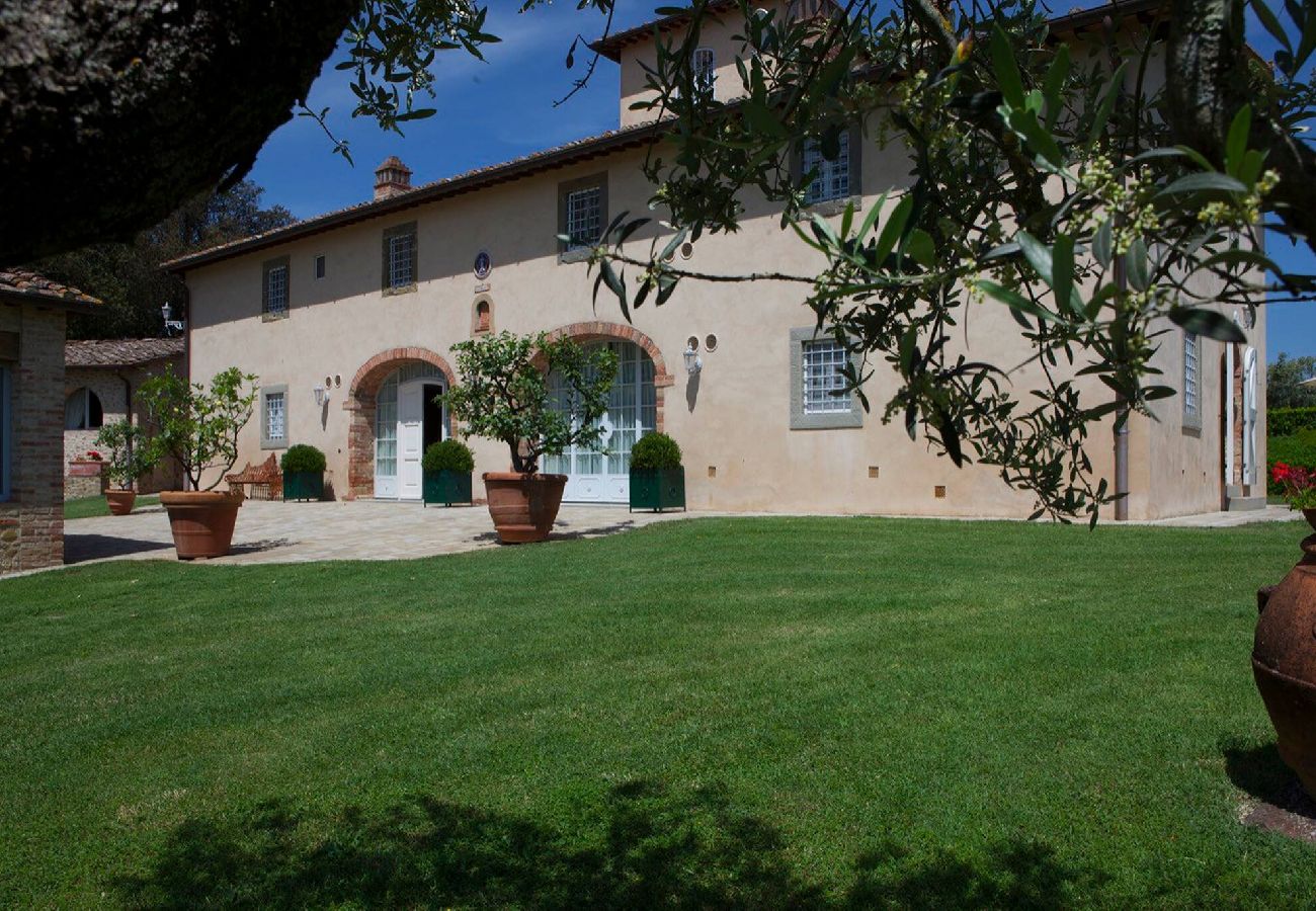 Villa in Tavarnelle Val di Pesa - Villa Tavernella with pool and spa