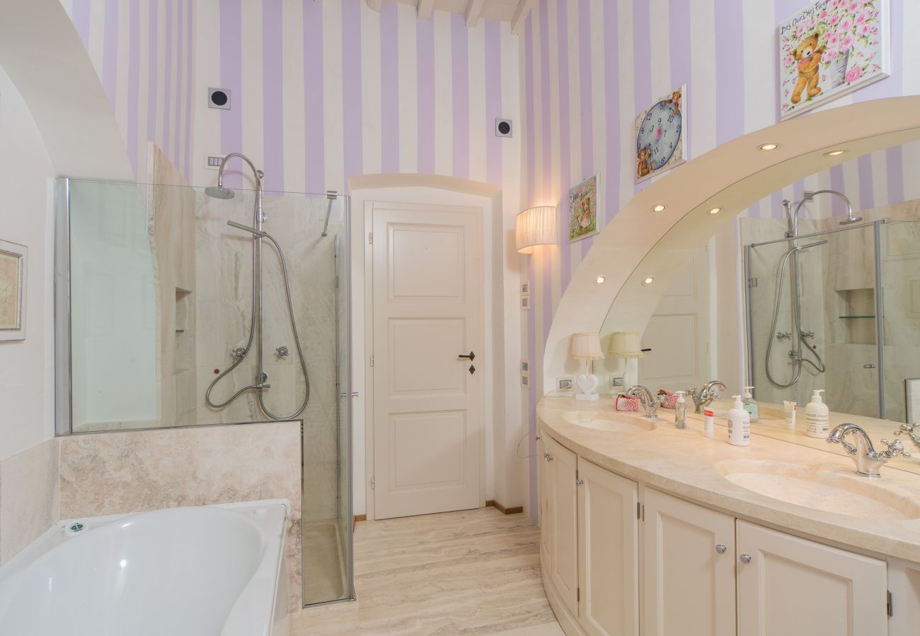 Villa in Tavarnelle Val di Pesa - Villa Tavernella with pool and spa