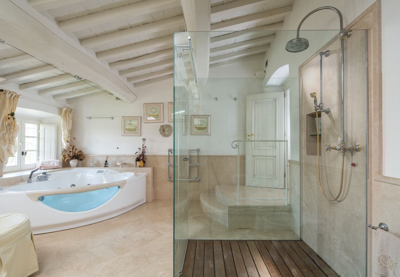 Villa in Tavarnelle Val di Pesa - Villa Tavernella with pool and spa