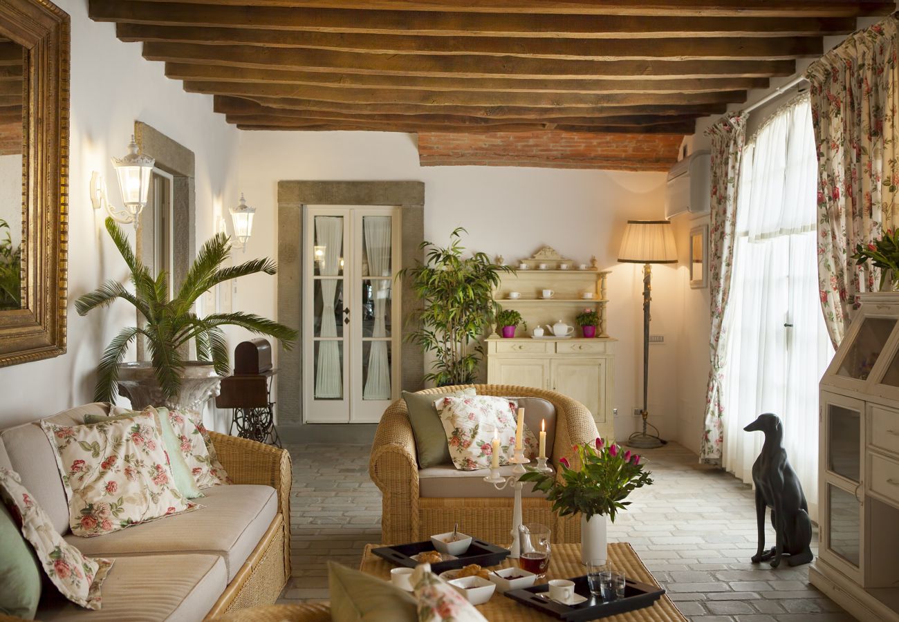 Villa in Tavarnelle Val di Pesa - Villa Tavernella with pool and spa