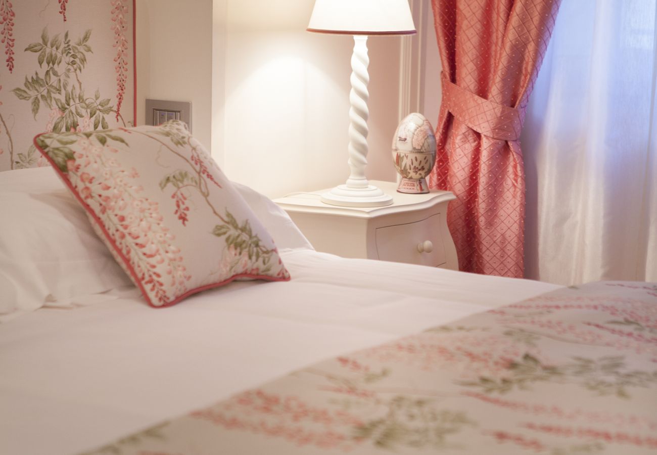 Villa in Tavarnelle Val di Pesa - Villa Tavernella with pool and spa