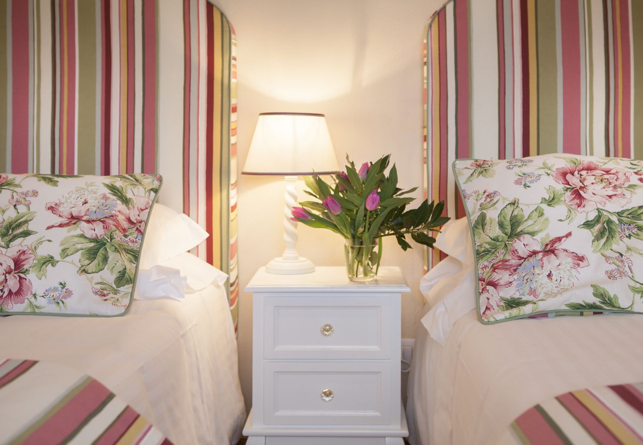 Villa in Tavarnelle Val di Pesa - Villa Tavernella with pool and spa