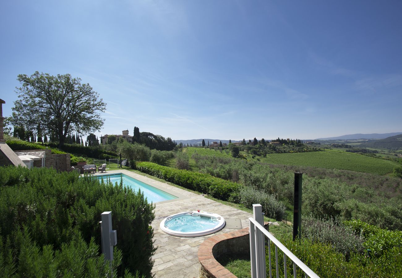 Villa in Tavarnelle Val di Pesa - Villa Tavernella with pool and spa