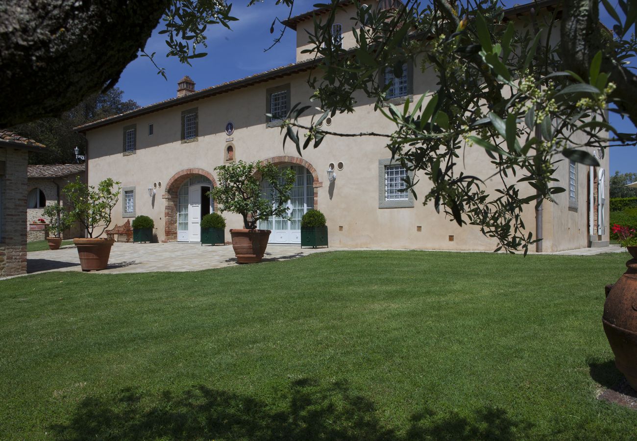 Villa in Tavarnelle Val di Pesa - Villa Tavernella with pool and spa