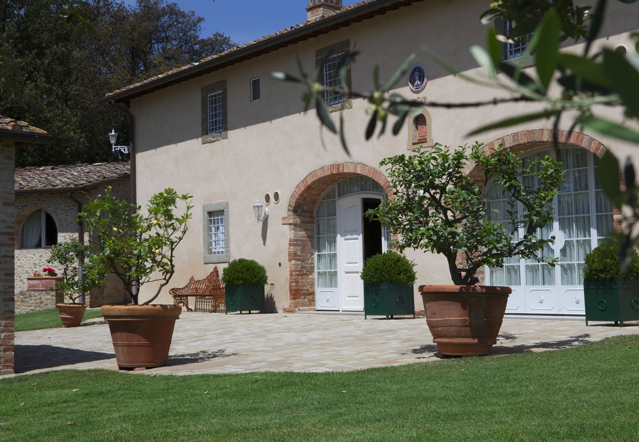 Villa in Tavarnelle Val di Pesa - Villa Tavernella with pool and spa