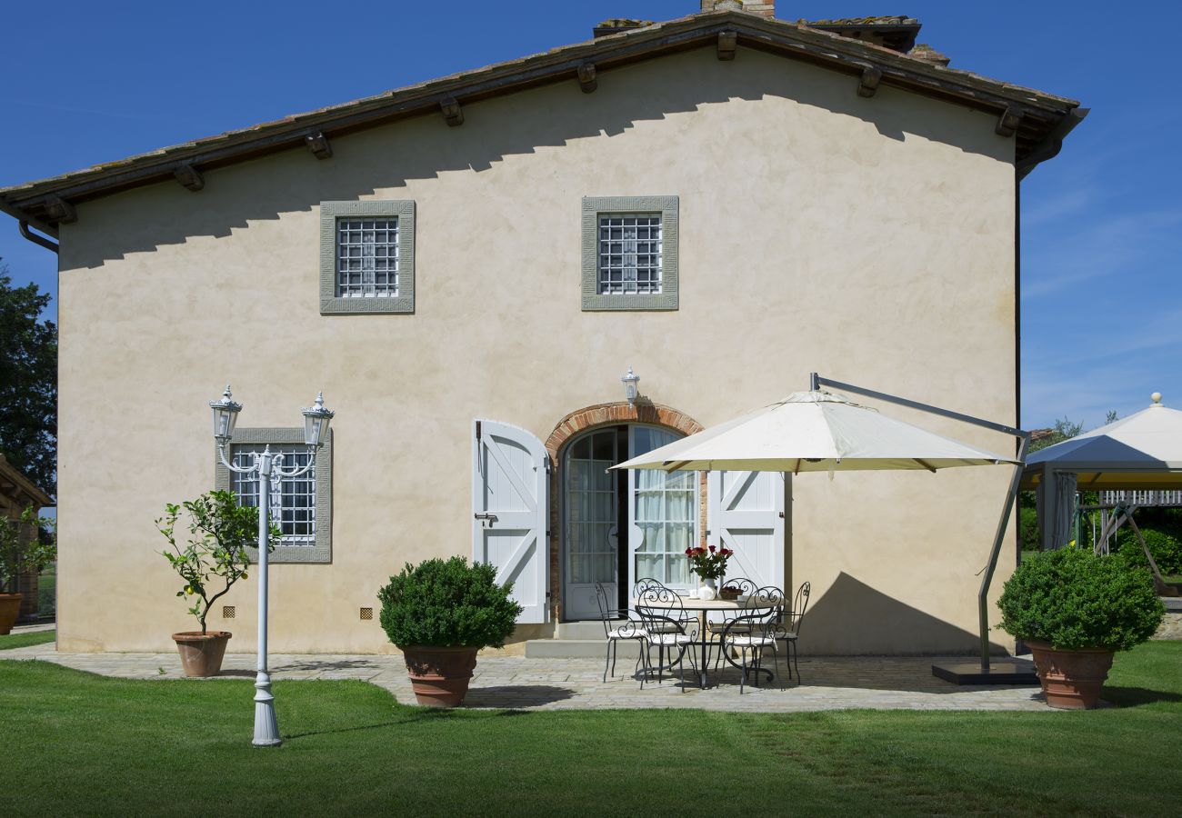 Villa in Tavarnelle Val di Pesa - Villa Tavernella with pool and spa