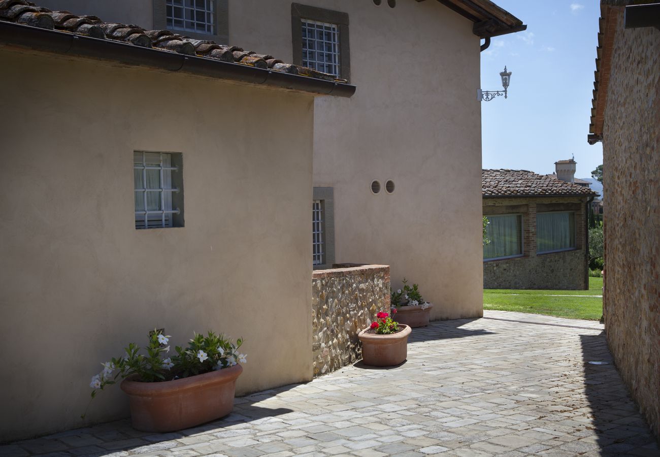 Villa in Tavarnelle Val di Pesa - Villa Tavernella with pool and spa