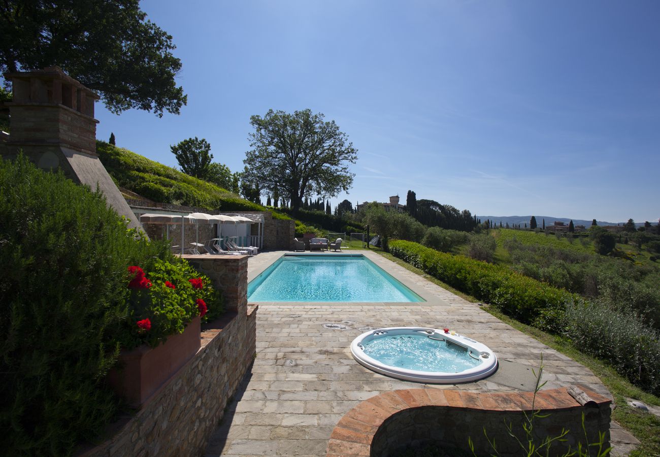 Villa in Tavarnelle Val di Pesa - Villa Tavernella with pool and spa