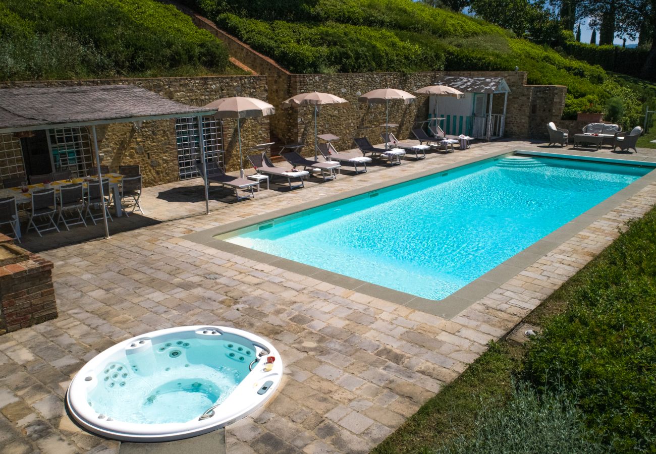 Villa in Tavarnelle Val di Pesa - Villa Tavernella with pool and spa