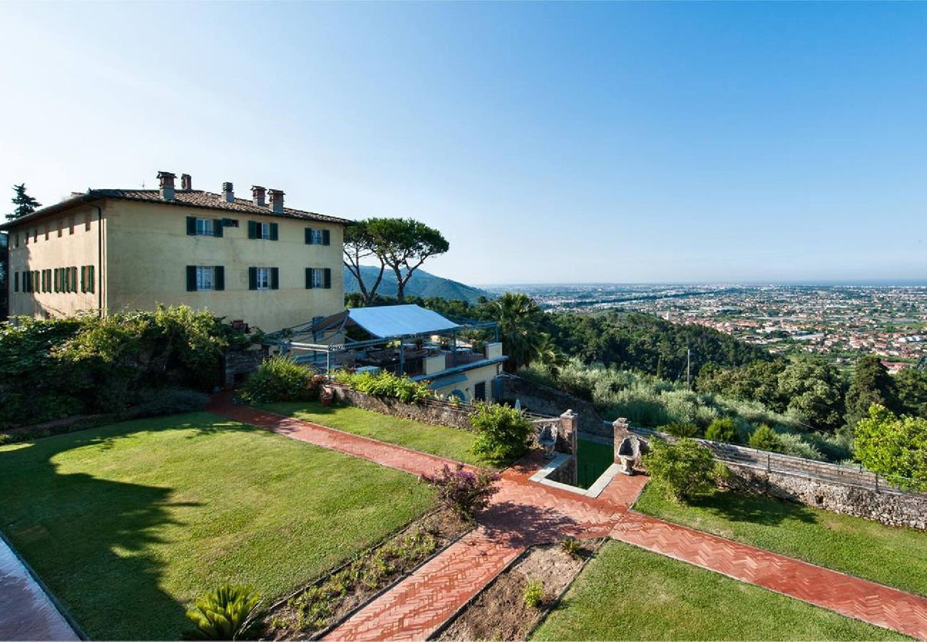 Villa in Camaiore - Luxury Villa close to the sea of Forte dei Marmi