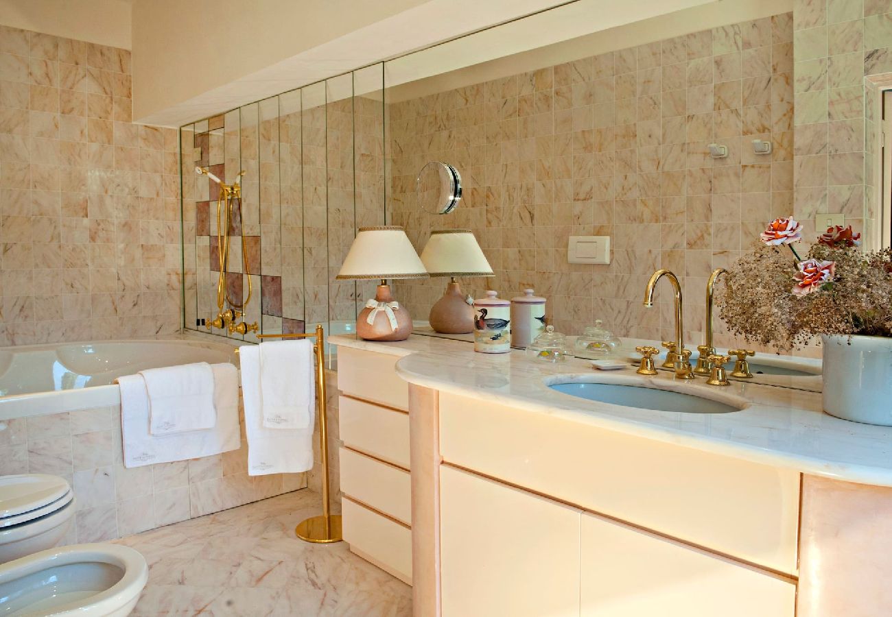 Villa in Camaiore - Luxury Villa close to the sea of Forte dei Marmi