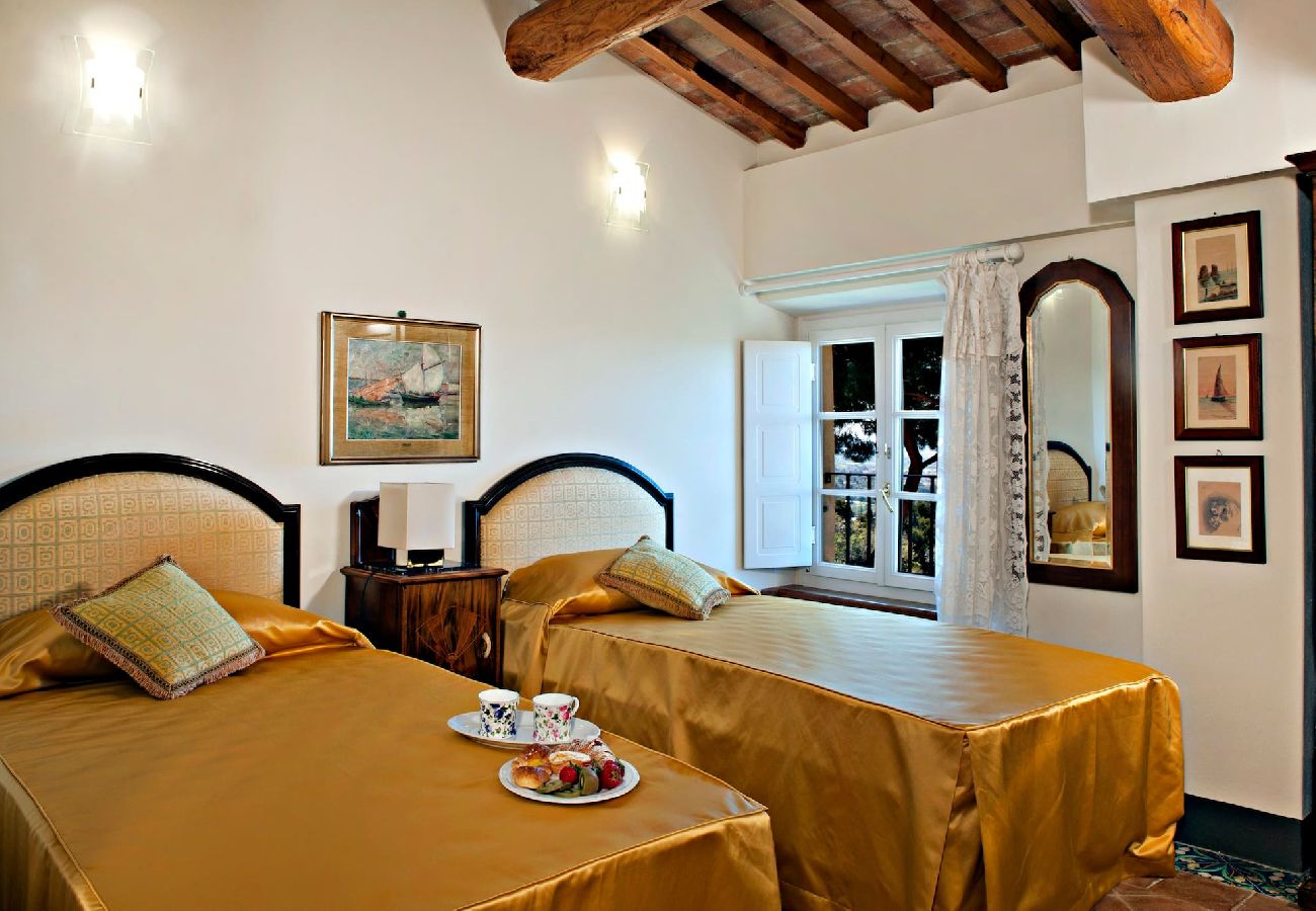 Villa in Camaiore - Luxury Villa close to the sea of Forte dei Marmi