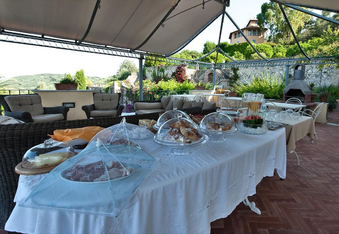 Villa in Camaiore - Luxury Villa close to the sea of Forte dei Marmi