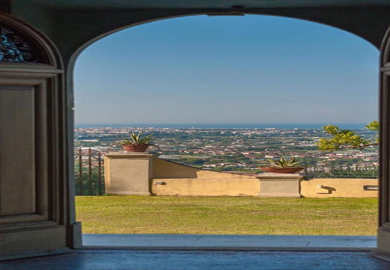 Villa in Camaiore - Luxury Villa close to the sea of Forte dei Marmi