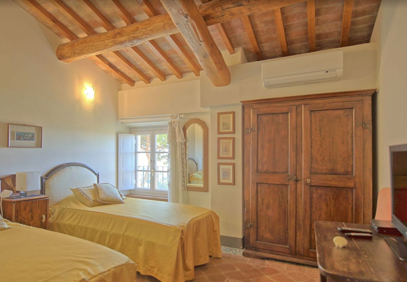 Villa in Camaiore - Luxury Villa close to the sea of Forte dei Marmi