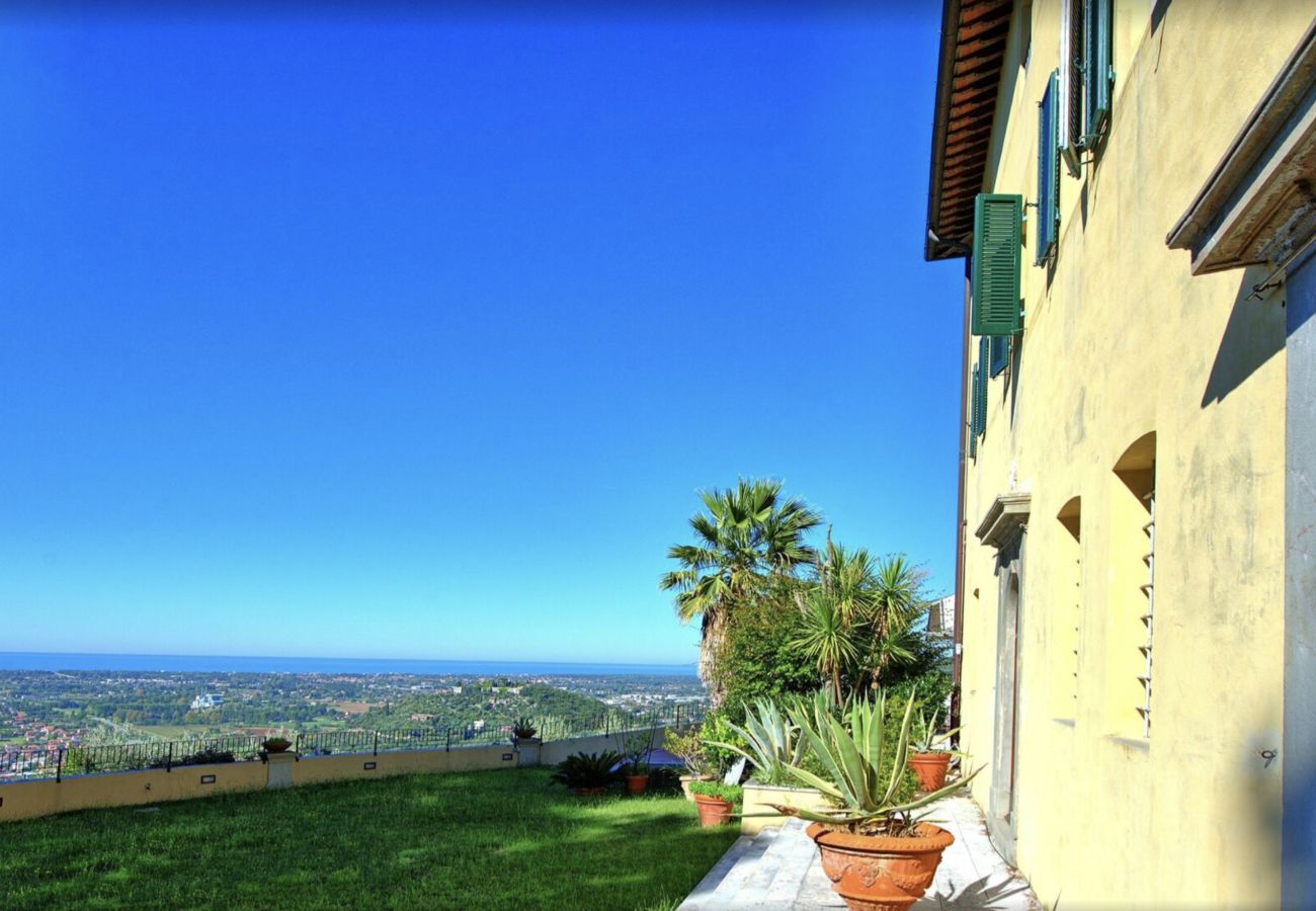 Villa in Camaiore - Luxury Villa close to the sea of Forte dei Marmi