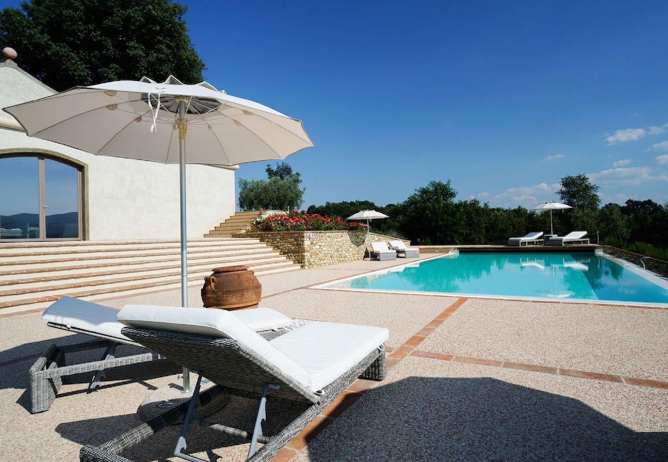 Villa in Reggello - Villa Ruota with views on the Tuscan countryside
