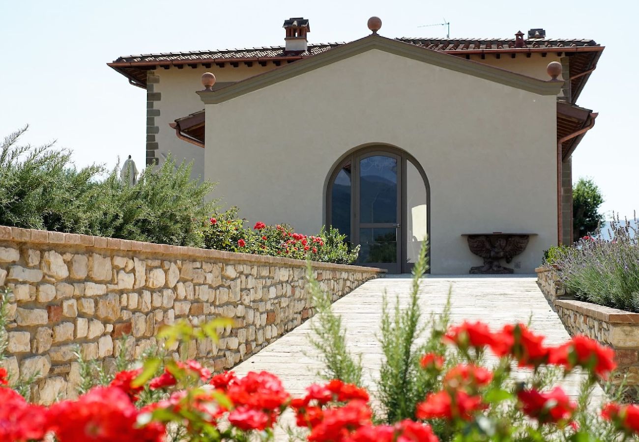 Villa in Reggello - Villa Ruota with views on the Tuscan countryside