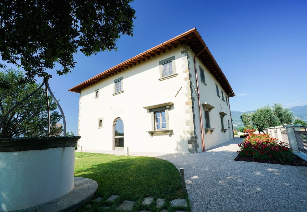 Villa in Reggello - Villa Ruota with views on the Tuscan countryside