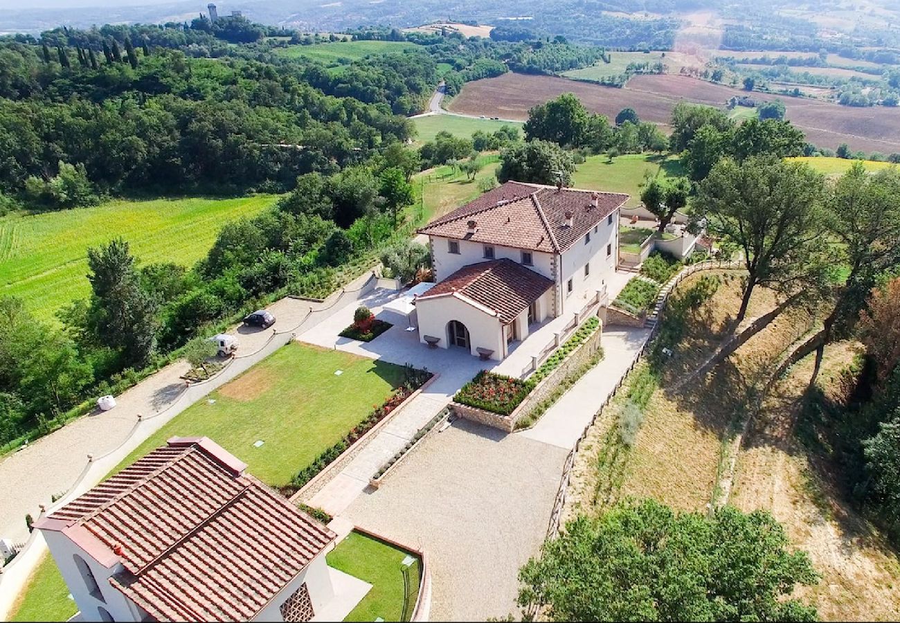 Villa in Reggello - Villa Ruota with views on the Tuscan countryside