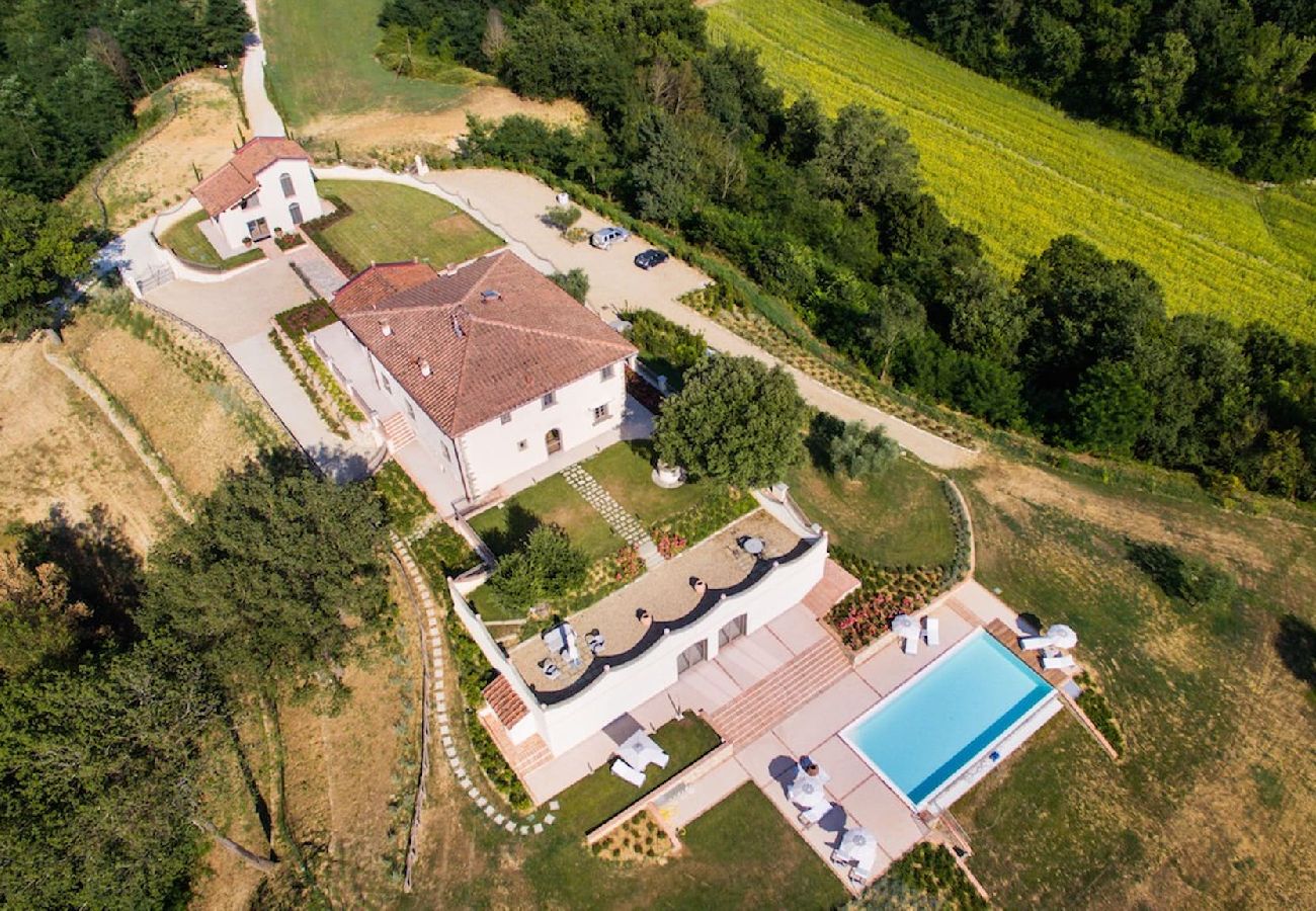 Villa in Reggello - Villa Ruota with views on the Tuscan countryside