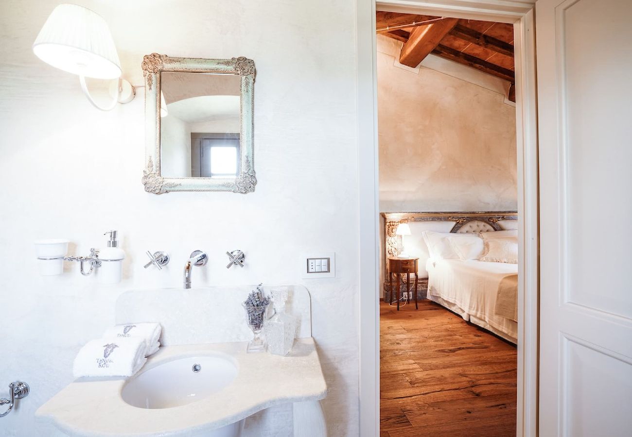 Villa in Reggello - Villa Ruota with views on the Tuscan countryside