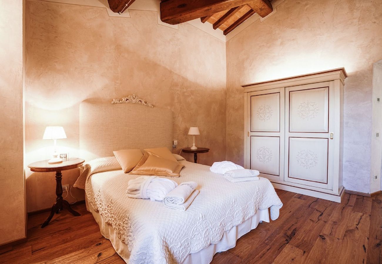 Villa in Reggello - Villa Ruota with views on the Tuscan countryside