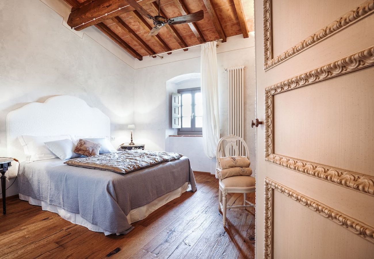 Villa in Reggello - Villa Ruota with views on the Tuscan countryside