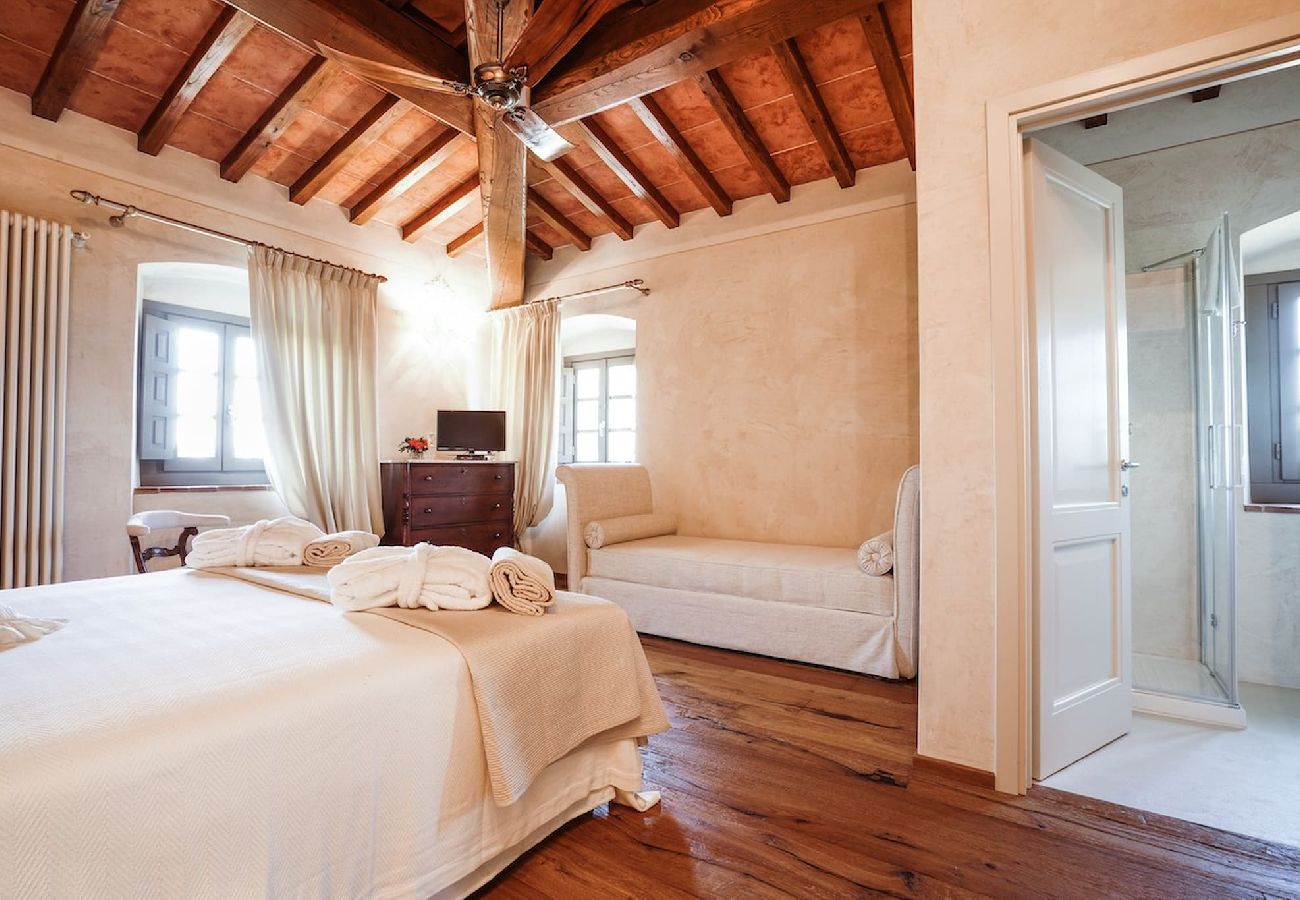 Villa in Reggello - Villa Ruota with views on the Tuscan countryside