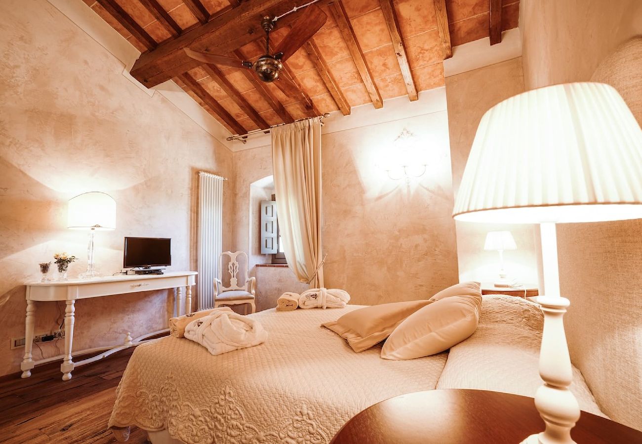 Villa in Reggello - Villa Ruota with views on the Tuscan countryside