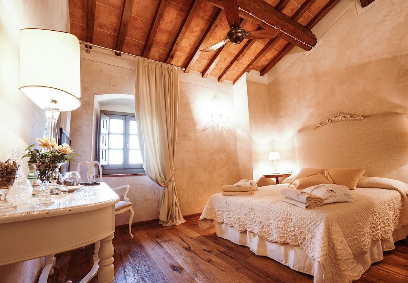 Villa in Reggello - Villa Ruota with views on the Tuscan countryside