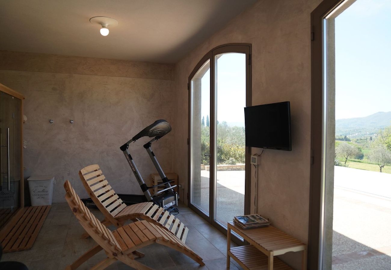 Villa in Reggello - Villa Ruota with views on the Tuscan countryside