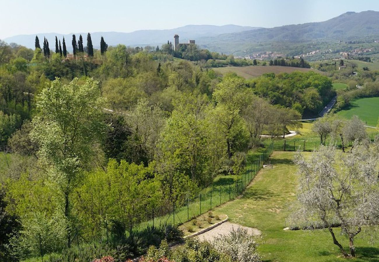 Villa in Reggello - Villa Ruota with views on the Tuscan countryside
